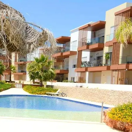 Contemporary In With Shared Pool