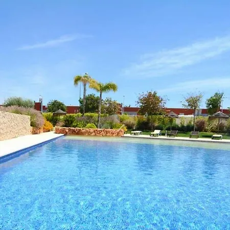 Contemporary In With Shared Pool