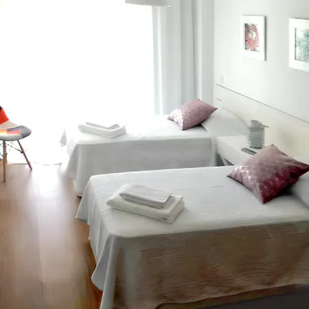 Contemporary In With Shared Pool Apartment Portimao