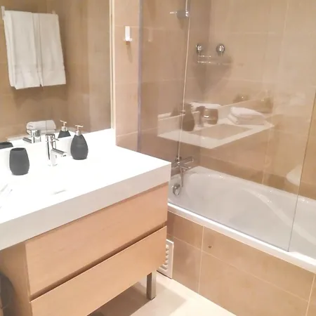 Contemporary In With Shared Pool Apartment Portimao