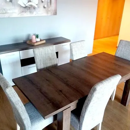 Apartamento Contemporary In With Shared Pool *