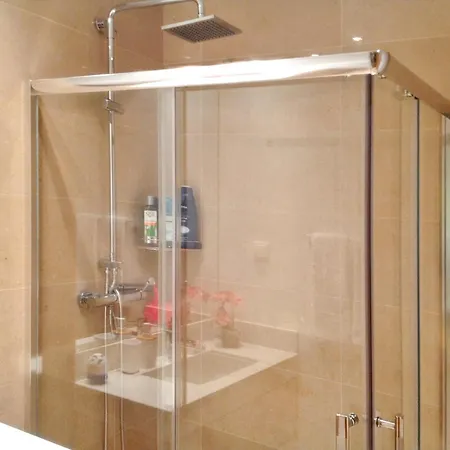 Apartament Contemporary In With Shared Pool *